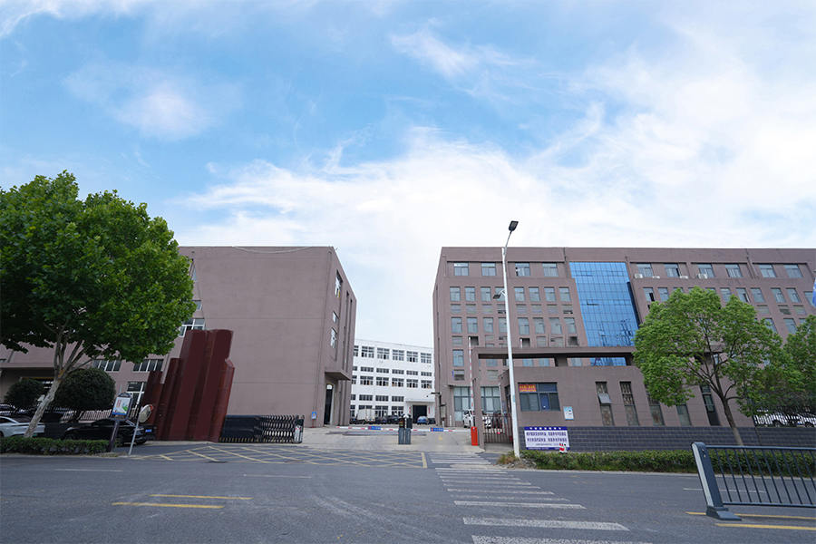 外の工場